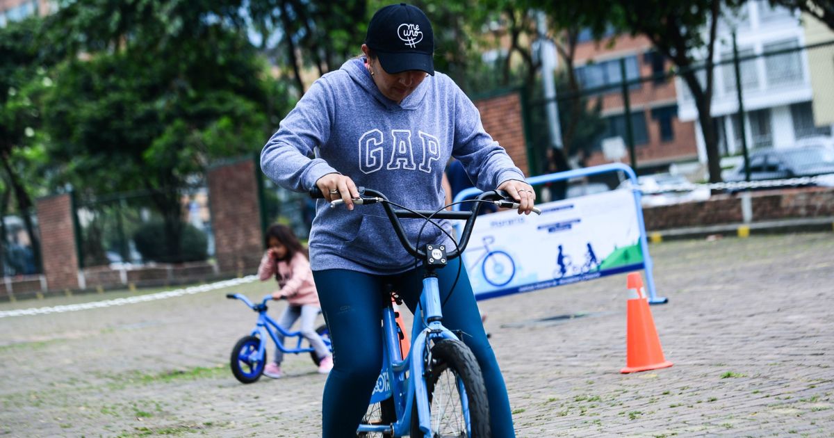 Escuela de la bicicleta en Bogotá