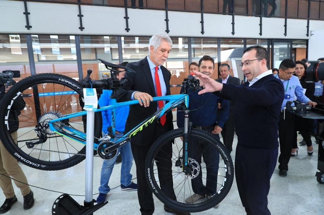 Listo primer edificio del Colegio de la Bici en Bosa - Foto: Comunicaciones Alcaldía / Diego Bauman