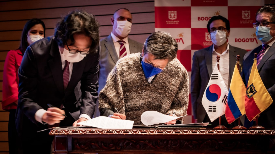 Image of the signing of the cooperation agreement 