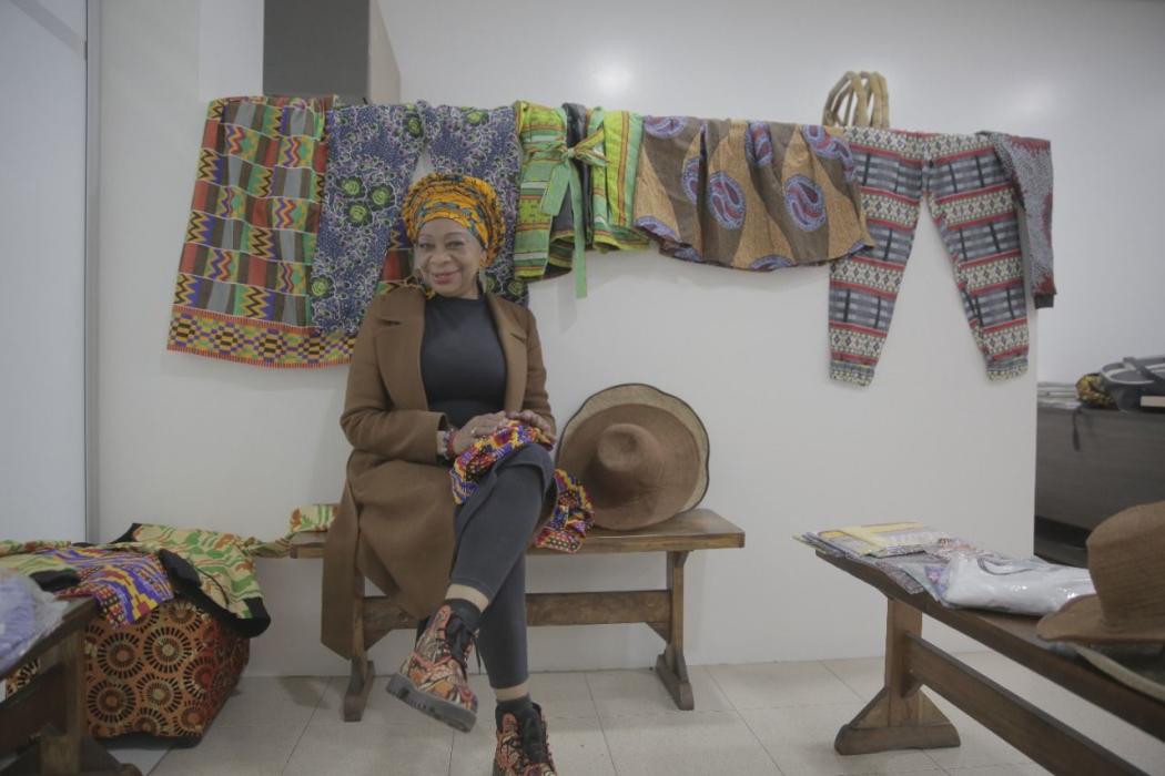 Julisa Mosquera y sus confecciones con historia  de la comunidad afro
