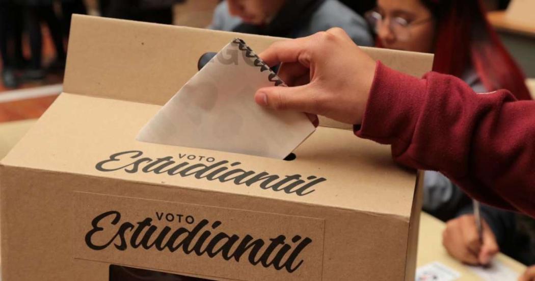 Simulación de votación presidencial en diversos colegios de Bogotá