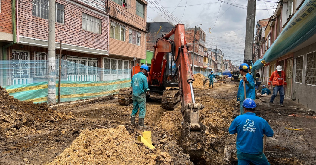 Obras del Acueducto de Bogotá mejoran servicios públicos en Engativá 