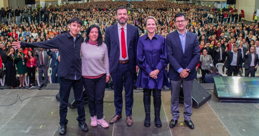 M S De Maestros Y Maestras Del Distrito Tomaron Hoy Posesi N De