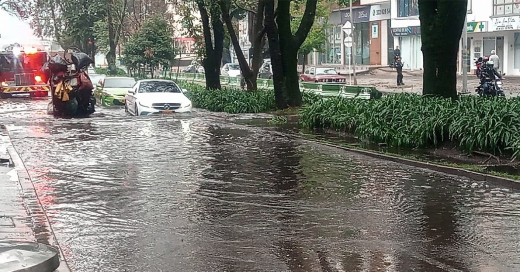 Bomberos atiende múltiples emergencias en la ciudad por inundaciones