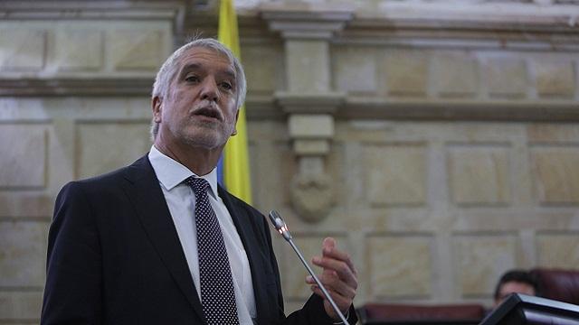 Alcalde en Congreso de la República - Foto: Prensa Alcaldía Mayor/ Camilo Monsalve