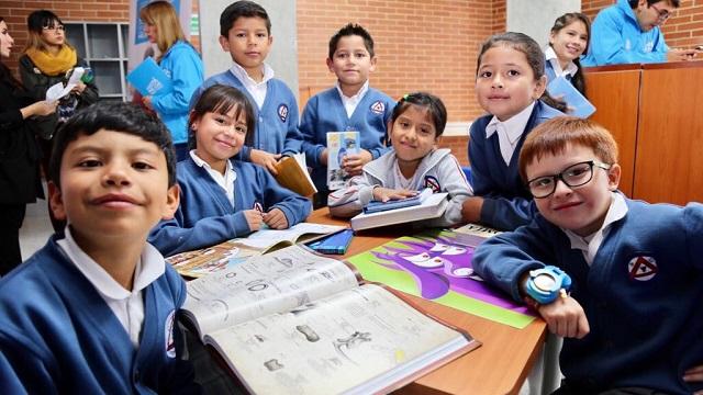 Entrega colegios Engativá y Kennedy - Foto: Prensa Secretaría de Educación