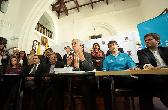 Entrega Plan de Desarrollo al Concejo - Foto: Prensa Alcaldía Mayor de Bogotá/ Diego Bauman