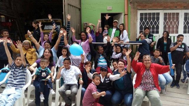 Habitantes de Tre Reyes celebran obras de mejoramiento - Foto: Caja de Vivienda Popular