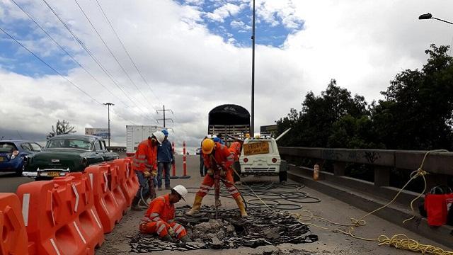 Mantenimiento puentes vehiculares en Bogotá - Foto: Prensa IDU