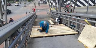 Puentes peatonales en Bogotá - Foto: Comunicaciones IDU