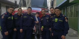 Bomberos de Bogotá salvan la mano de niño de 7 años. Foto: Canal Capital 