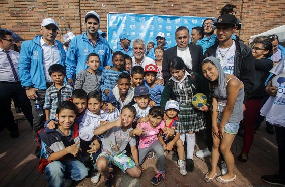 Alcalde con jóvenes de Ciudad Bolívar  - Foto: Comunicaciones Alcaldía Mayor/  Camilo Monsalve