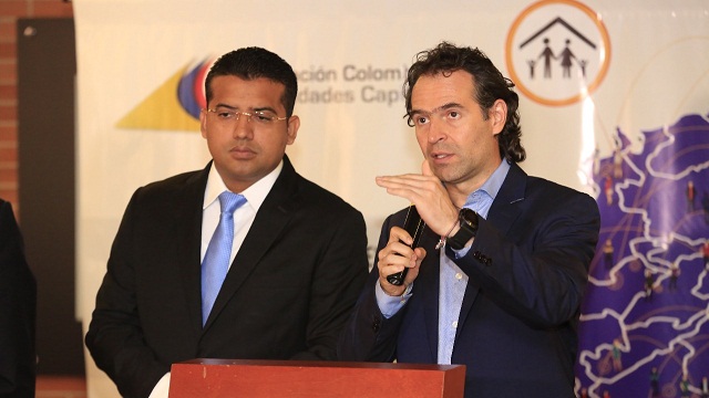 Presentación propuesta a candidatos presidenciales - Foto: Comunicaciones Alcaldía Bogotá / Diego Bauman 