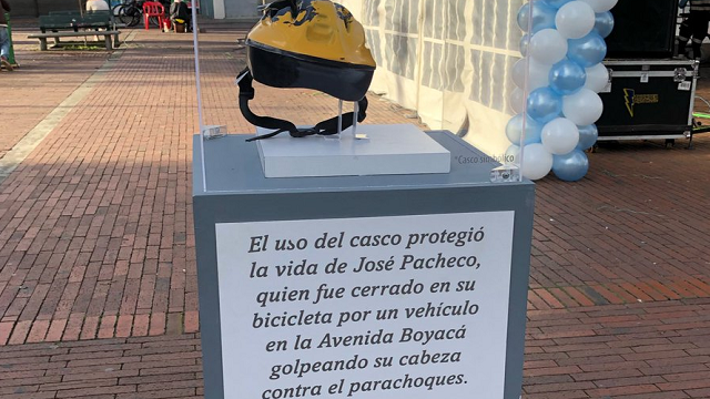 Exposición 'Cascos Héroes' - Foto: Secretaría de Movilidad