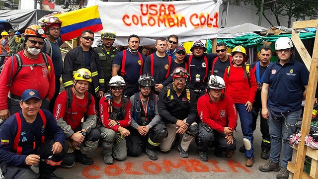 El regreso a Bogotá de 24 héroes que apoyaron labores de rescate en México. Foto: Bomberos Bogotá