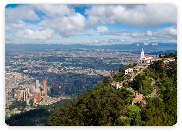 Vista aérea de los Cerros Orientales de Bogotá