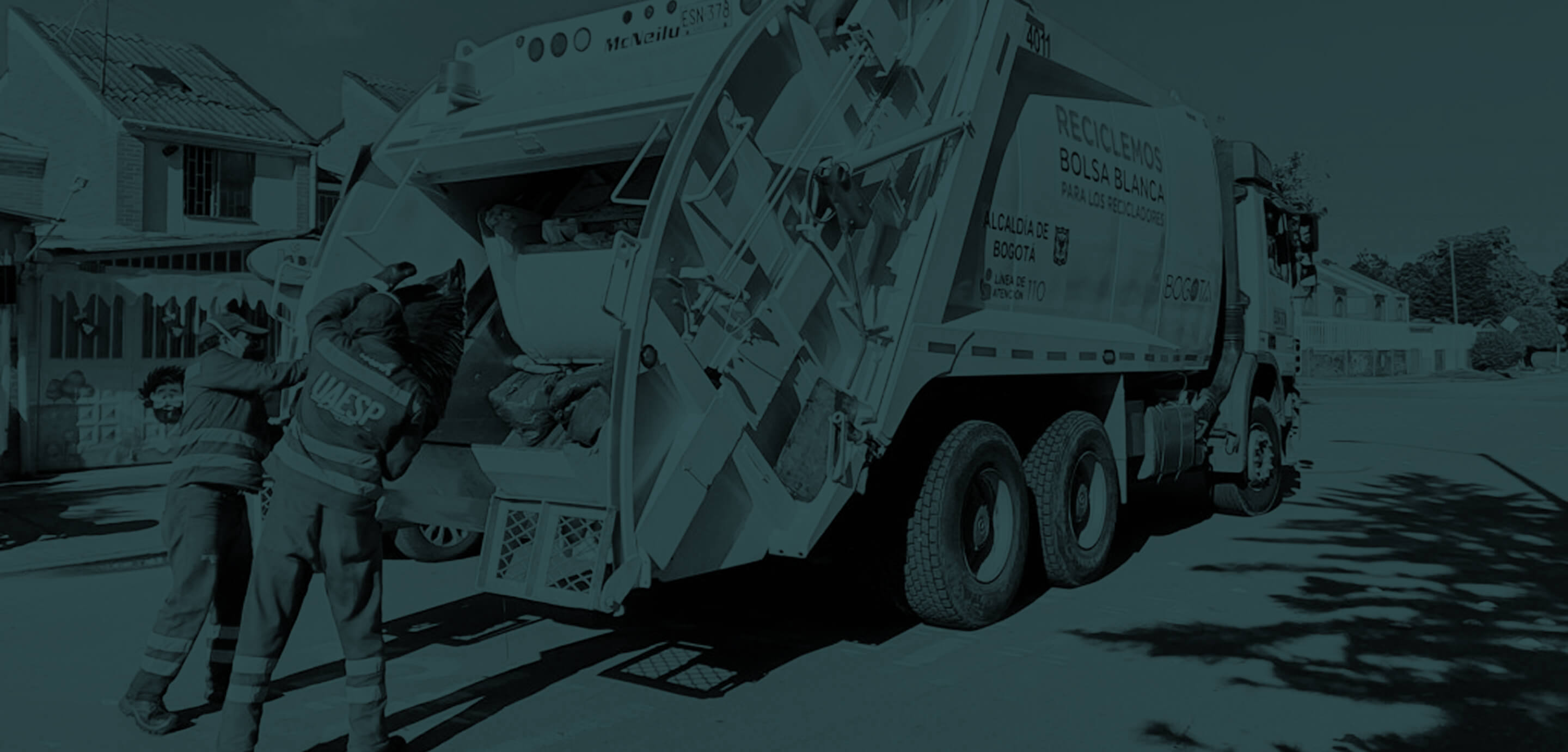 Fogografía de operarios de aseo en Bogotá