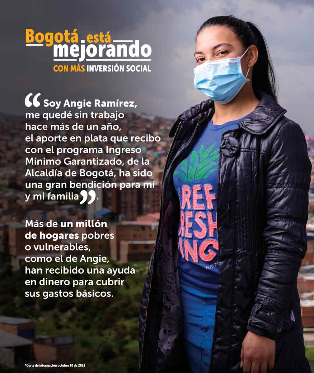 Foto de señor con información de apoyo de la alcaldía