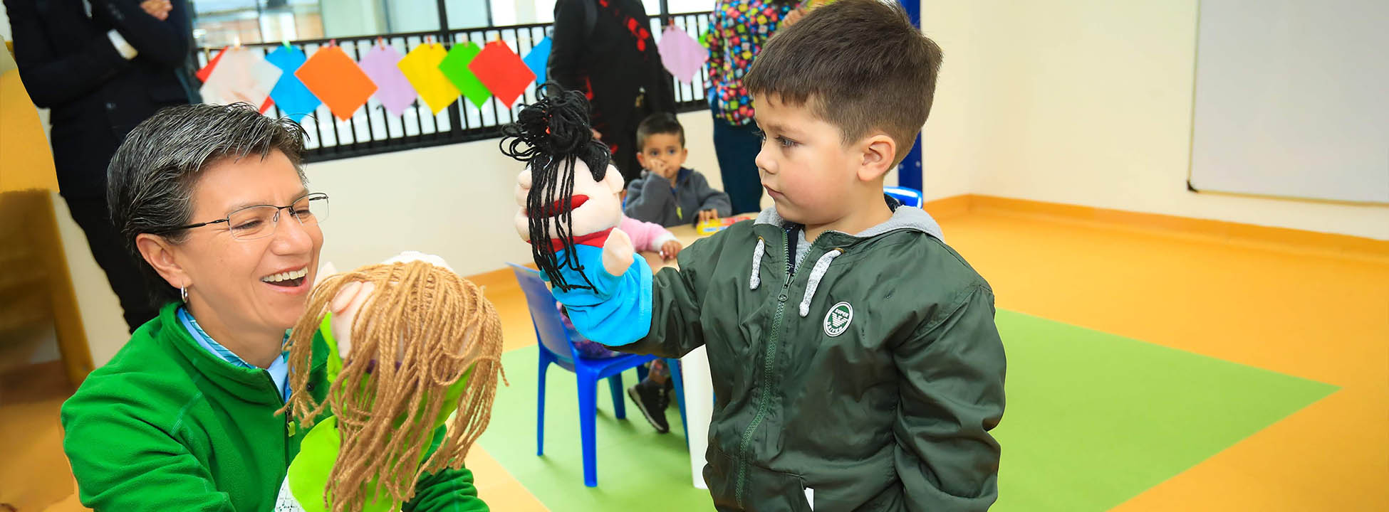 ./images/banners_carousel/Alcaldesa en bienvenida a niños a los jardines infantiles 2022.