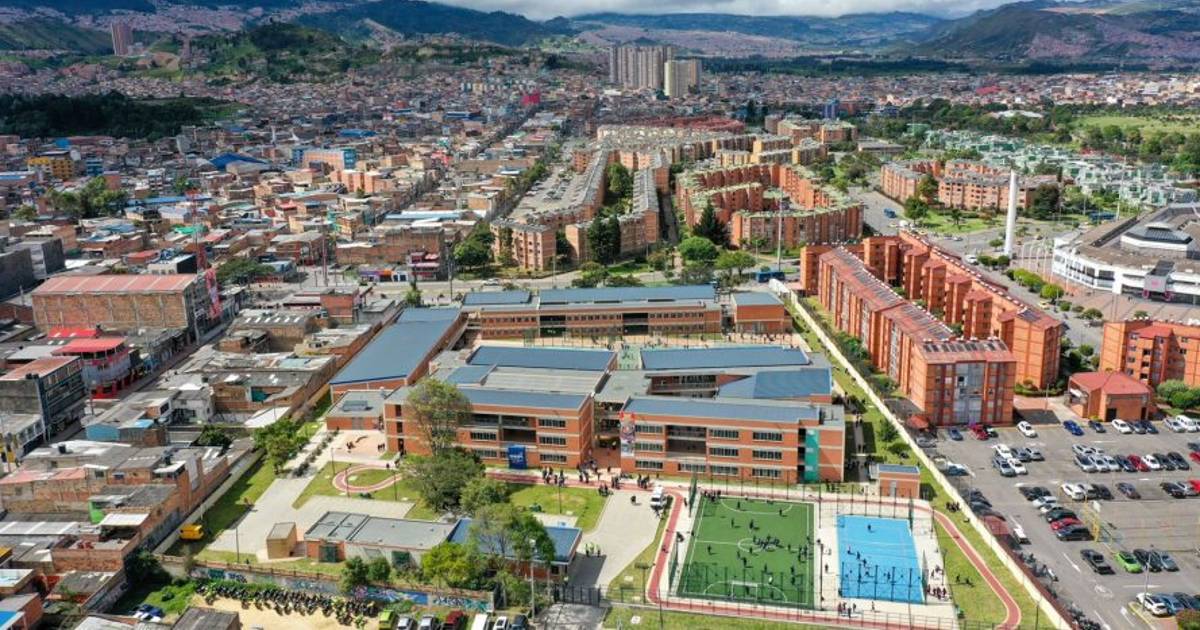 Avance obra de colegios nuevos y restituidos en Bogotá: Claudia López