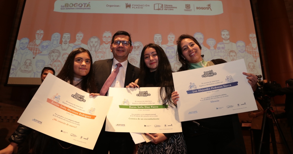 Estudiantes ganadoras del concurso 'Bogotá en 100 Palabras' 2022