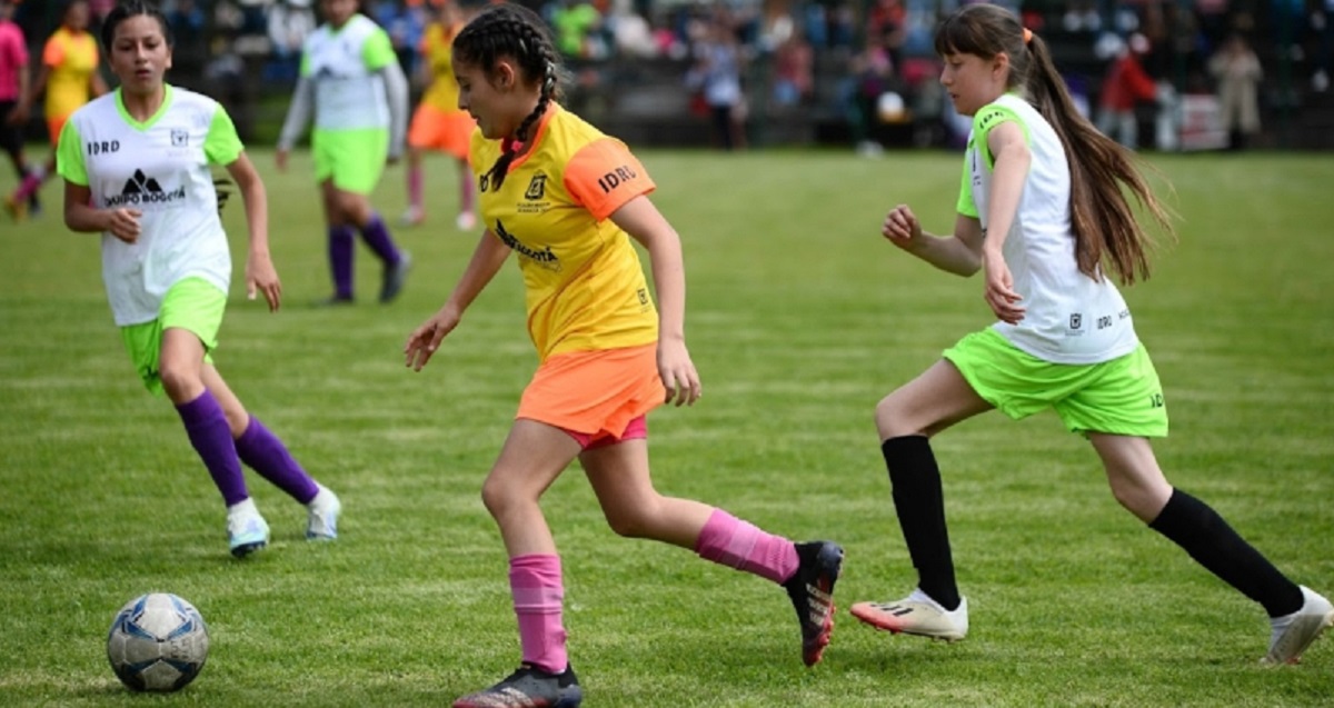 Ya te puedes inscribir a la 3.ª edición del torneo de fútbol femenino de  Bogotá