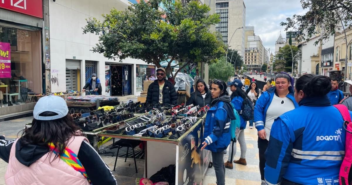 Bogotá destaca trabajo de vendedores ambulantes durante Gran Fondo 