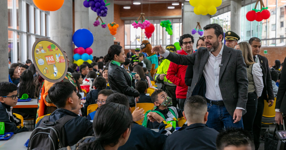 Estudiantes de colegios públicos en Bogotá regresan a clase este 2025