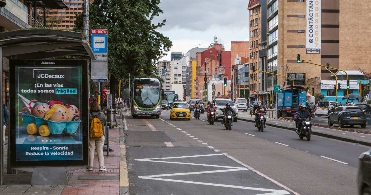 Cuándo inician multas por invadir carril preferencial Séptima Bogotá