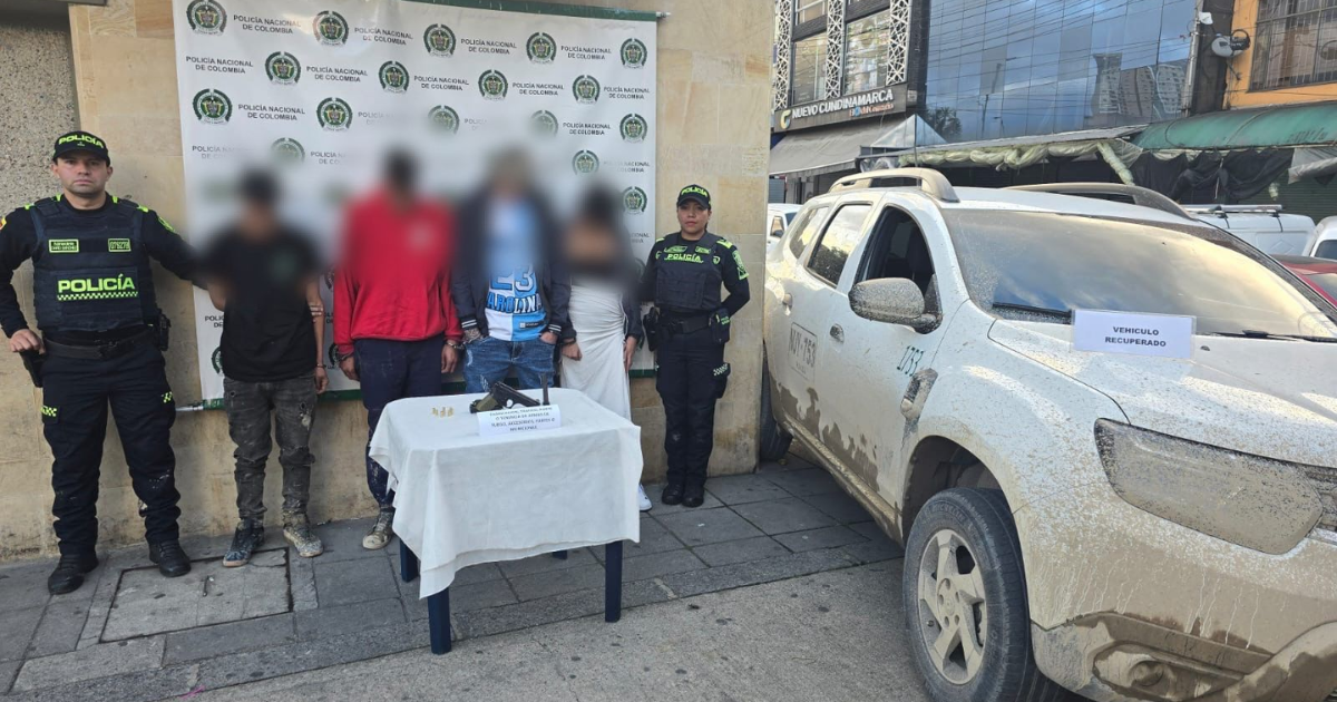 Policía Bogotá capturó en persecución a 4 hombres y recuperó carro