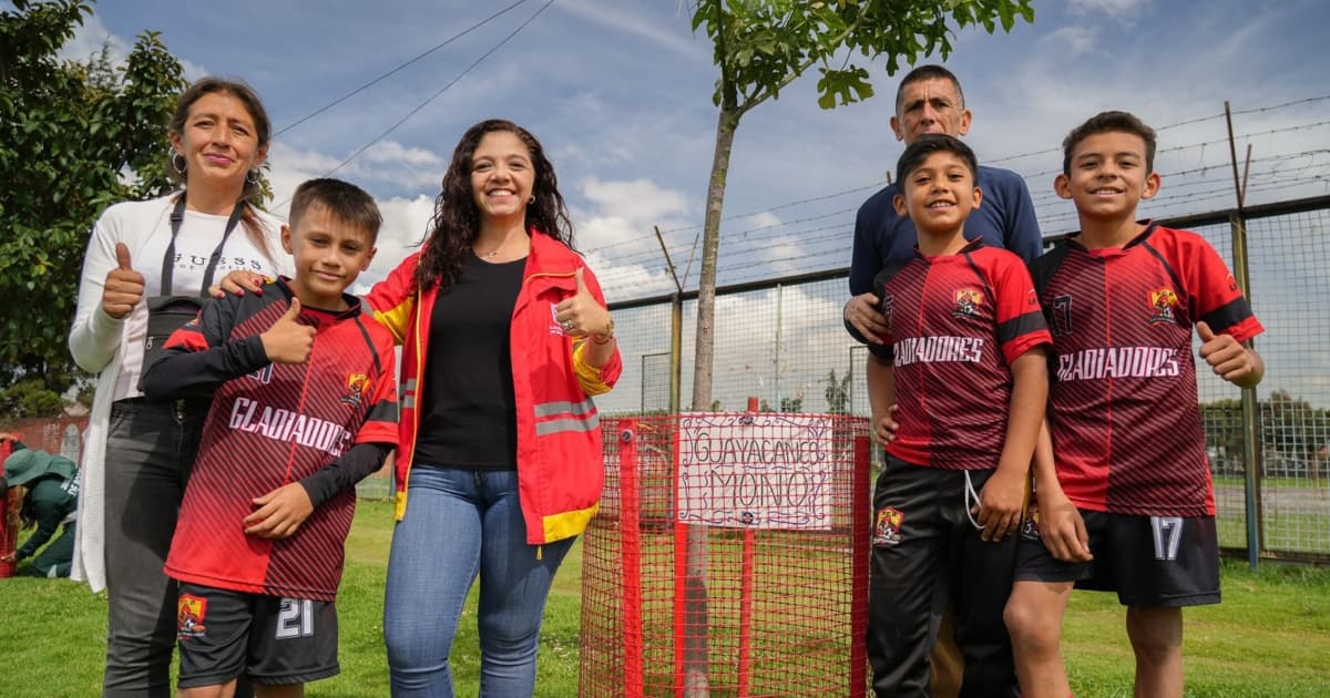 Copa de Fútbol 70 Años Bosques Urbanos Bogotá plantación de árboles