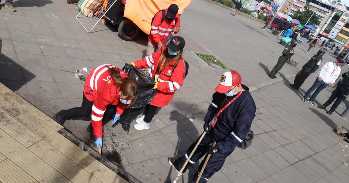 Administración distrital hizo limpieza de la plazoleta de la mariposa en Bogotá