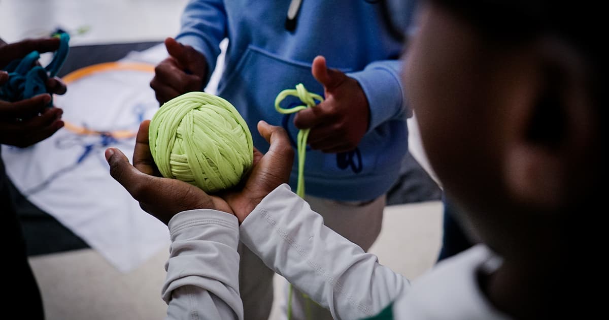 Conoce las Aulas Refugio que brindan educación a mujeres y sus familias 