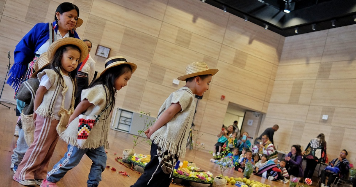 Encuentro de primera infancia indígena en Bogotá dejó baile y sonrisas