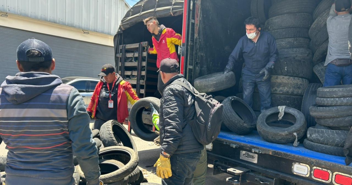 Jornada de recolección de llantas en la localidad de Usaquén Bogotá