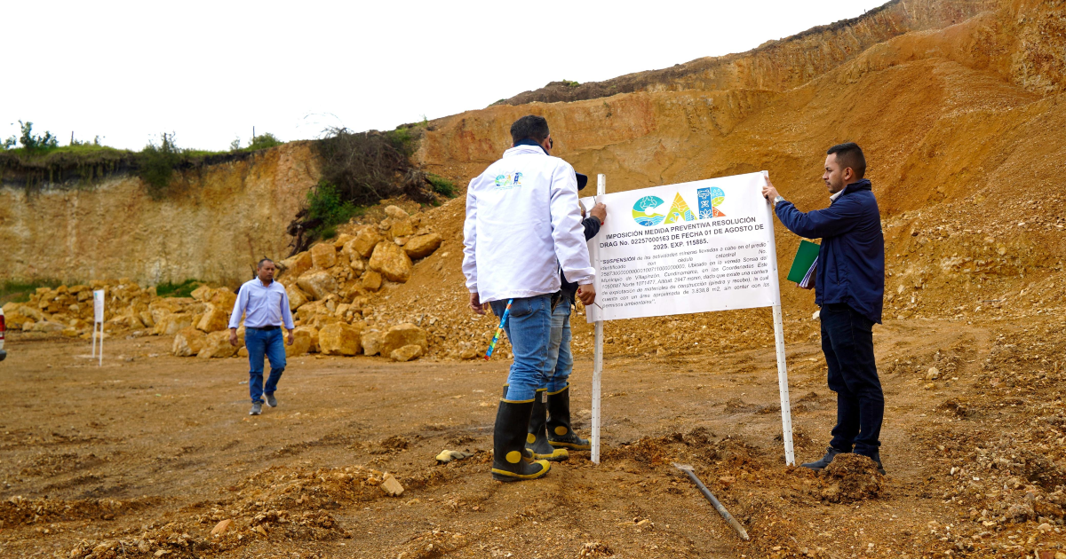 La CAR detiene actividad minera ilegal a la cuenca alta del río Bogotá