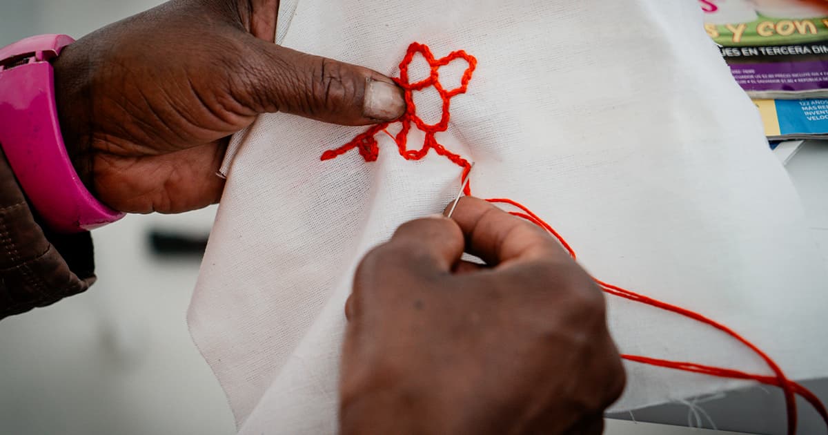 Mujeres de Casas Refugio fortalecen autonomía económica en Bogotá 2025