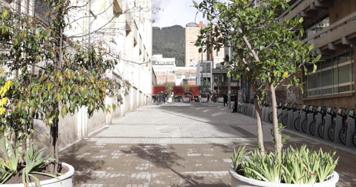 No más parqueo vehículos en corredor peatonal del Murillo Toro Bogotá