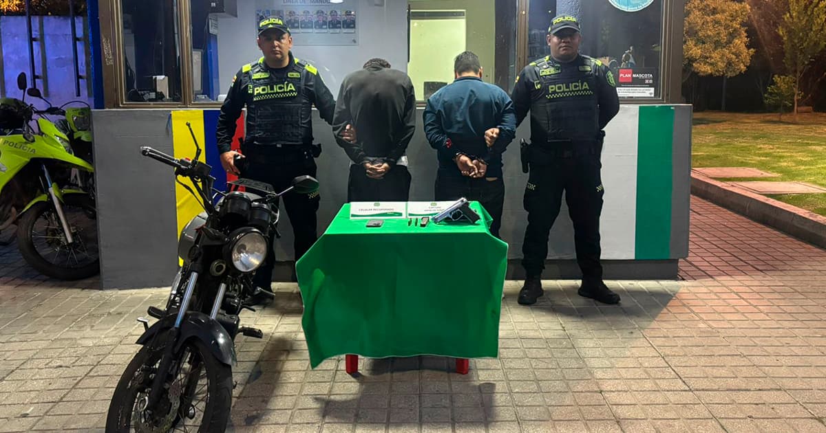 Tras persecución capturadas dos personas armadas al noroccidente de Bogotá