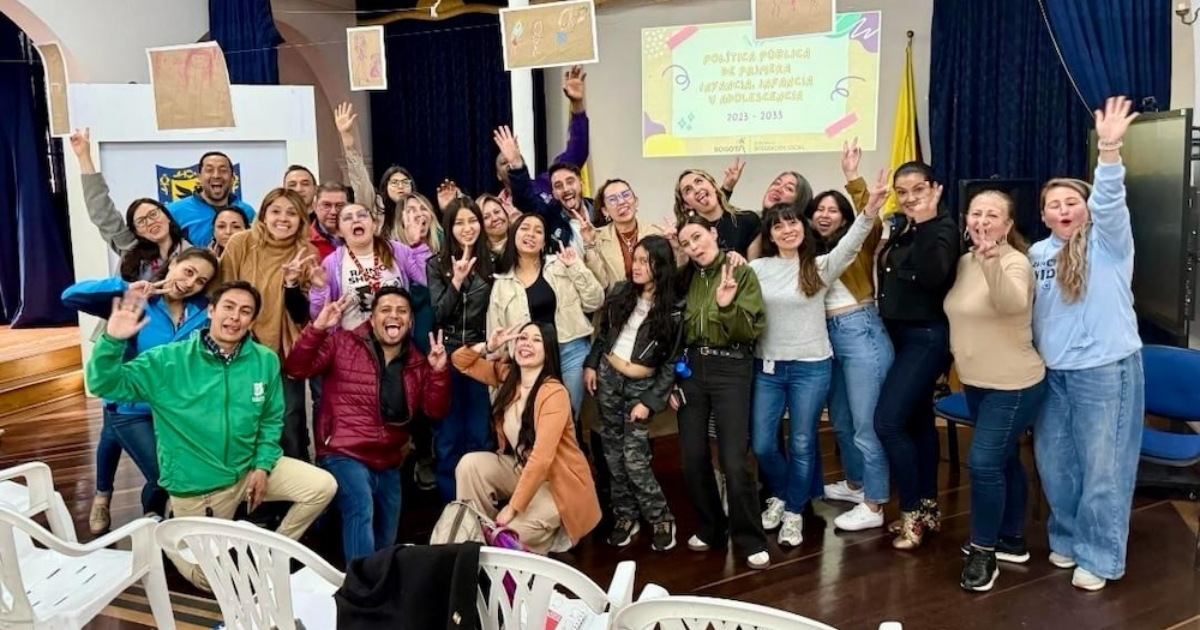 Imagen de un grupo de personas reunidos durante los CLOPS.