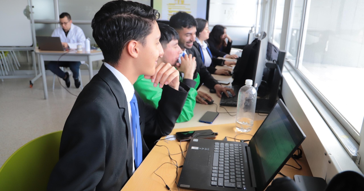 Bogotá ofrece becas para que jóvenes estudien programas técnicos 