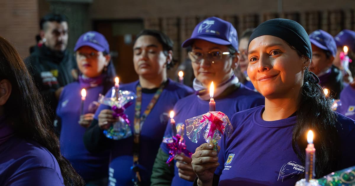 962 mujeres del colectivo ‘Conductoras Púrpura’ previenen la violencia de género en Bogotá 
