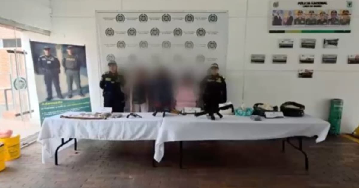 Foto de las tres personas capturadas por microtráfico en Ciudad Bolívar