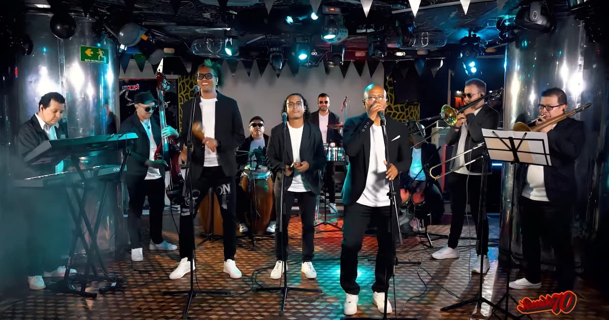 Imagen del Grupo de salsa en presentación. 