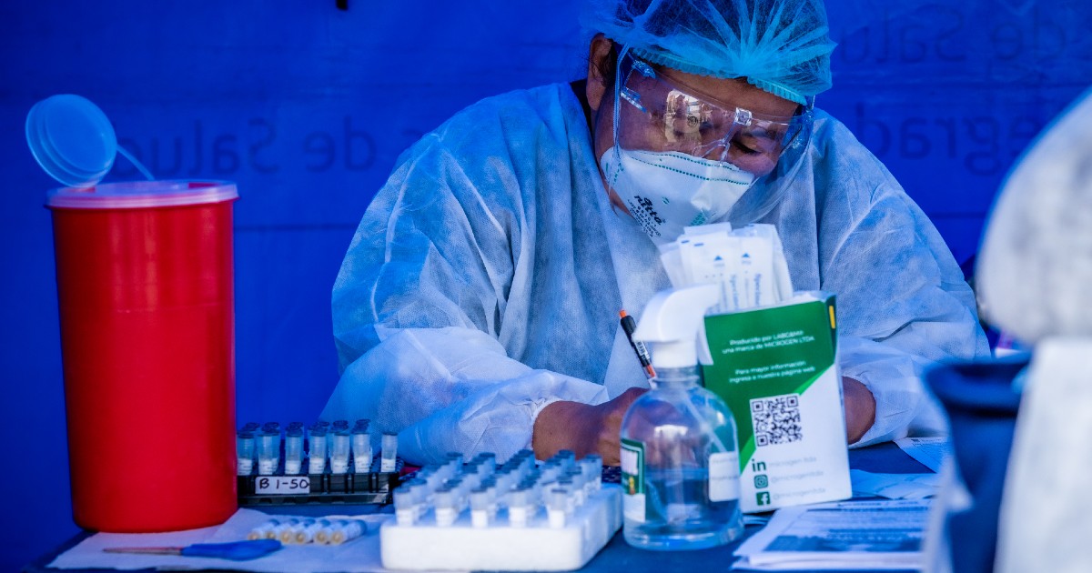 Foto enfermera de la secretaría salud