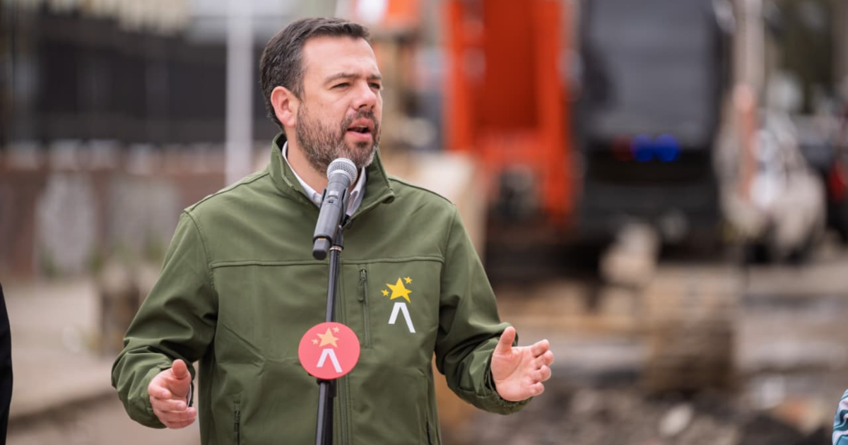 Imagen del alcalde Galán hablando durante el evento