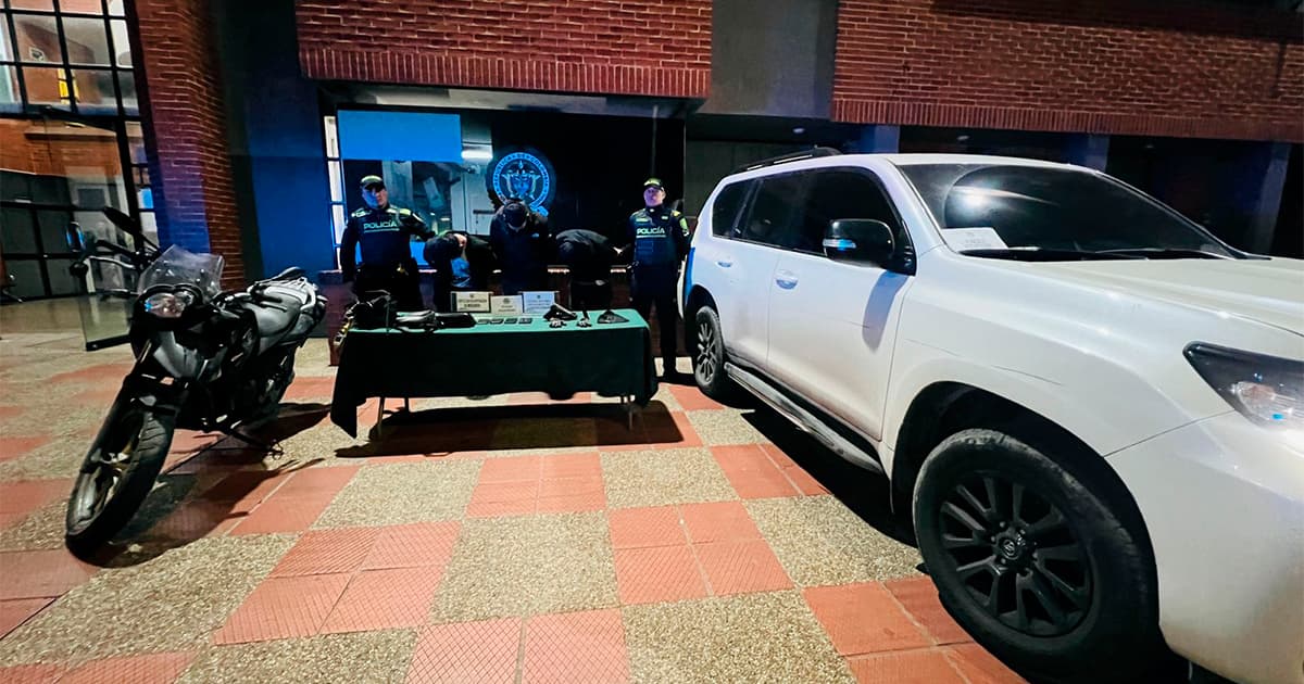 Foto con la captura de estas personas por hurto 