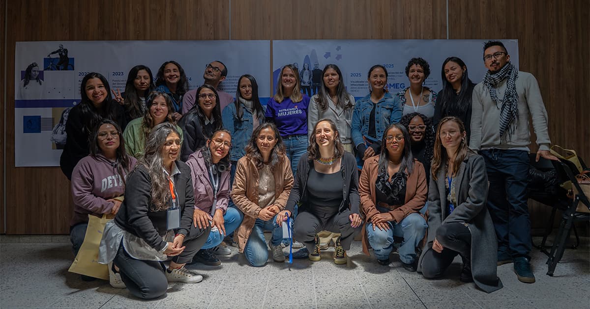 En la foto un grupo de personas asistentes al evento de la Secretaría Distrital de la Mujer de Bogotá