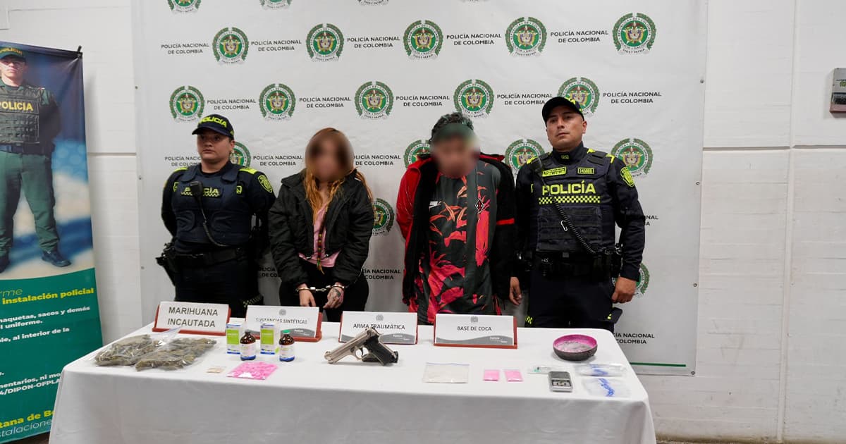 Foto con los capturados por tráfico de estupefacientes