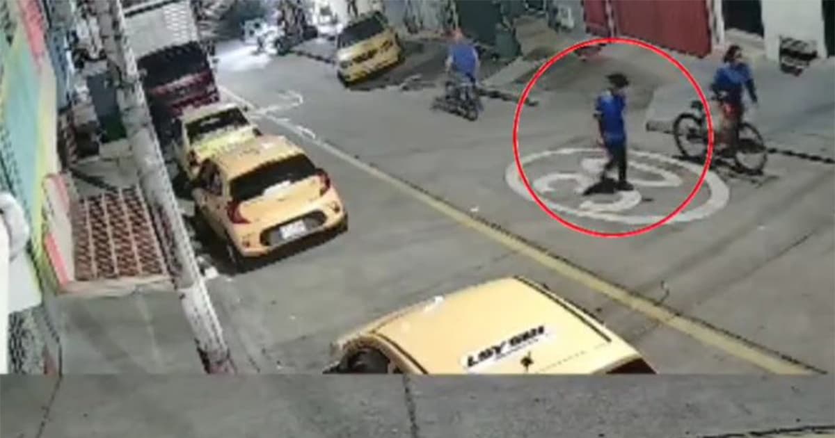 Imágenes de una cámara de seguridad de la zona en donde se ve el homicidio